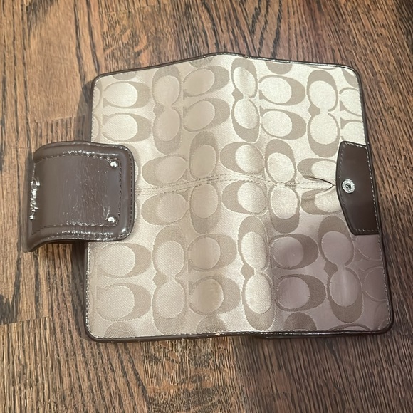 Coach Wallet - Picture 4 of 5